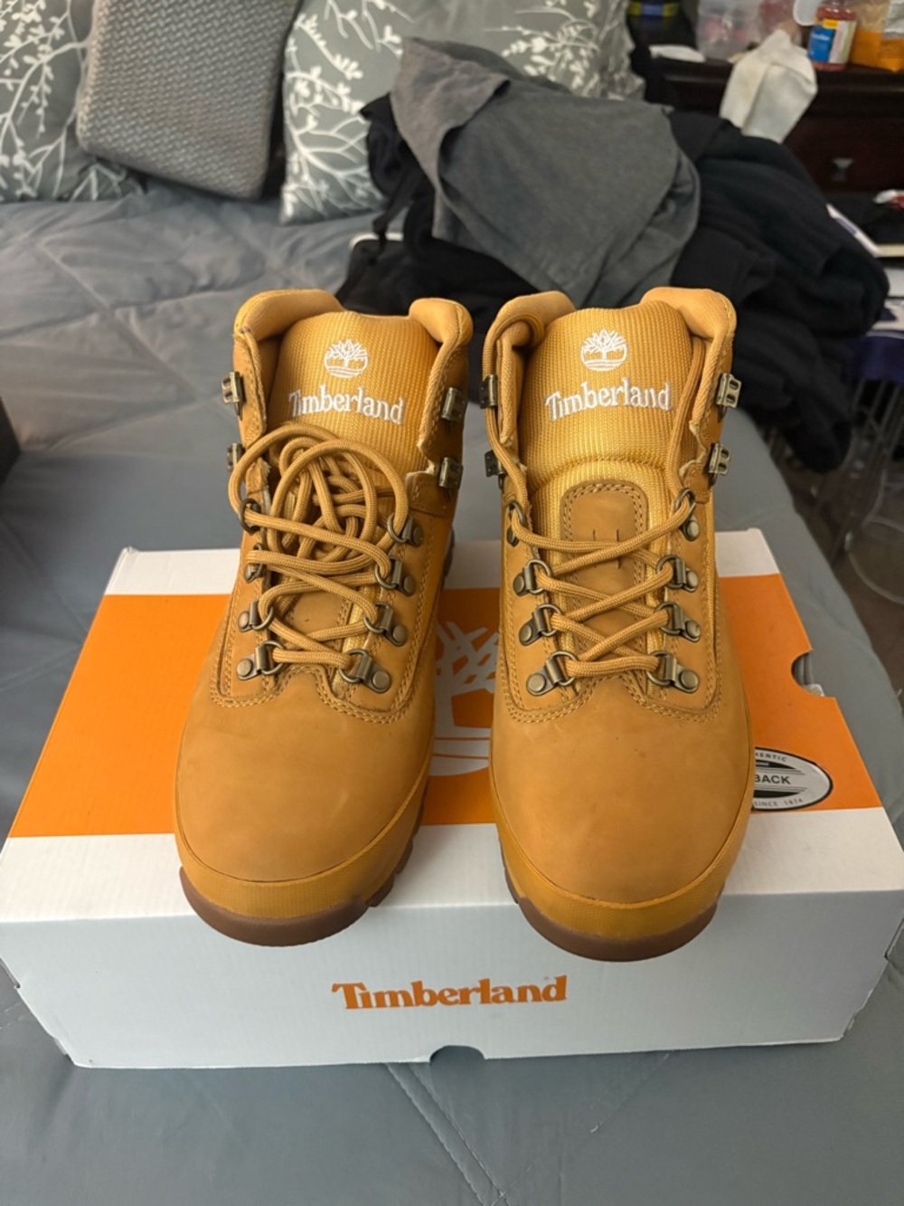Timberland Tan/Yellow Work-Style Boots - Picture 2 of 3